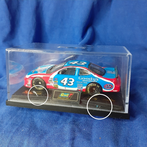 Nascar 1997 Revell Bobby Hamilton #43 STP Goody's Headache $12.50 🇨🇦 Shipping - Picture 6 of 16